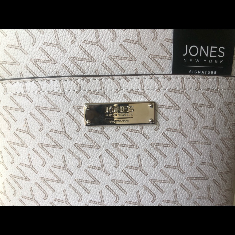 BAG HAS SOLD ON SEPARATE APP - Picture 2 of 5